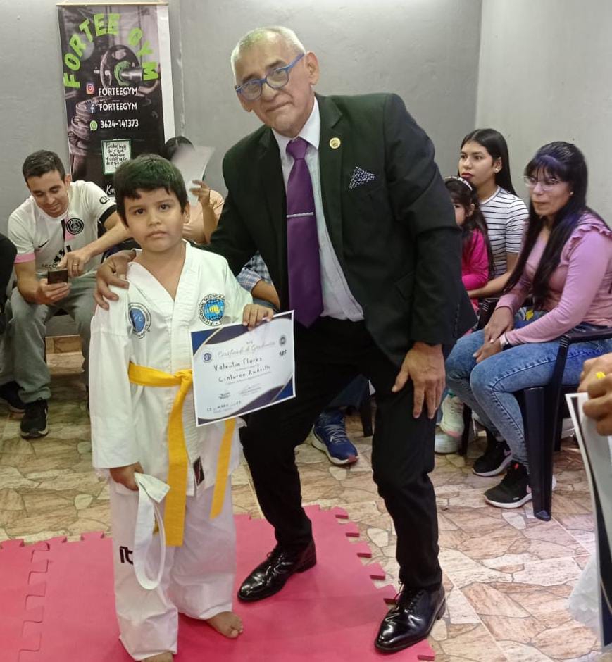 Graduaciones de alumnos de la academia de DOJANG JUCHE   