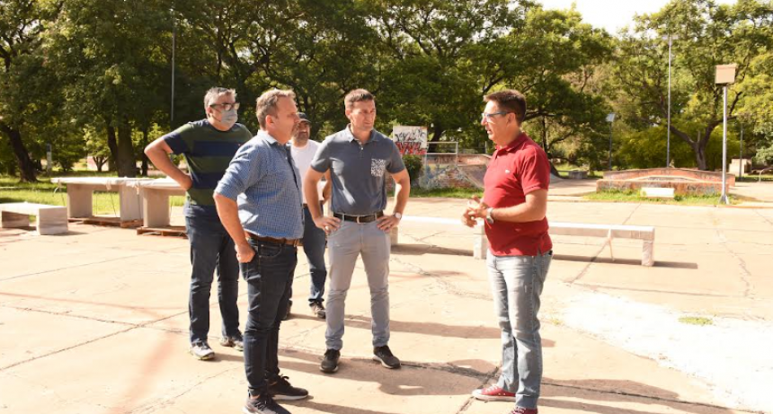 Gustavo Martínez: “buscamos recuperar el Parque Urbano 2 de Febrero y transformarlo en un espacio abierto para los vecinos y vecinas”