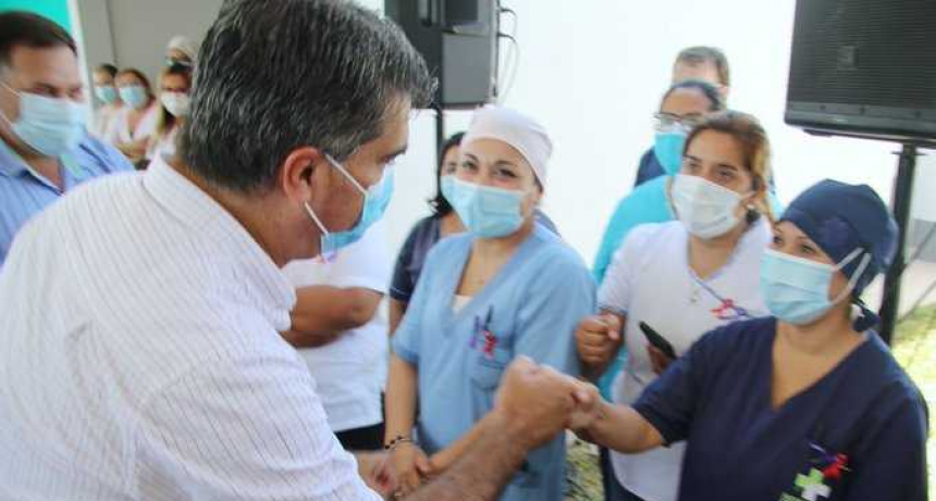 Capitanich destac&oacute; el &ldquo;extraordinario trabajo&rdquo; de  los enfermeros en su d&iacute;a