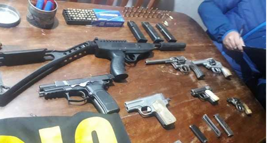 Allanamientos y secuestro de armas con valor cerca de $70.000