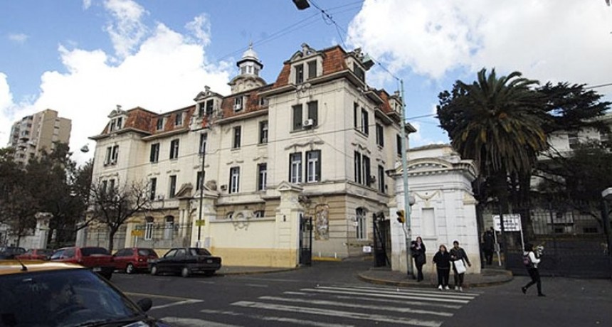 Tr&aacute;gica odisea de un paciente con COVID-19: muri&oacute; esperando un traslado 