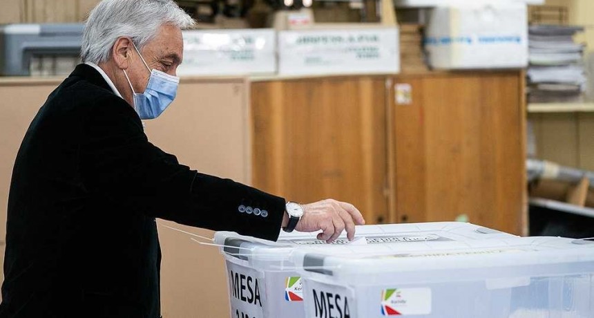 La hist&oacute;rica elecci&oacute;n a gobernadores consagra la triple derrota oficialista en Chile