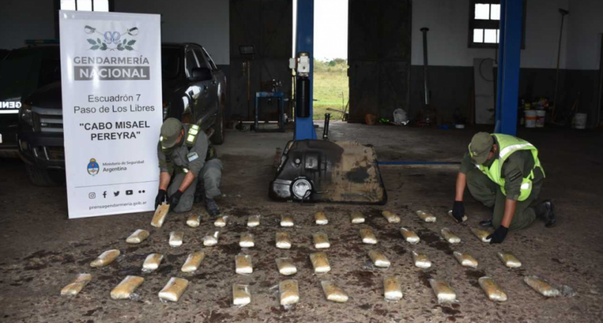 Tres personas detenidas con m&aacute;s de 35 kilos de marihuana acondicionados en un rodado