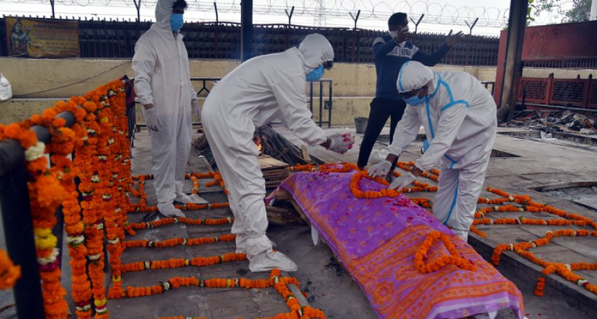 Nuevo r&eacute;cord de muertes en India: 4.329 decesos en el &uacute;ltimo d&iacute;a