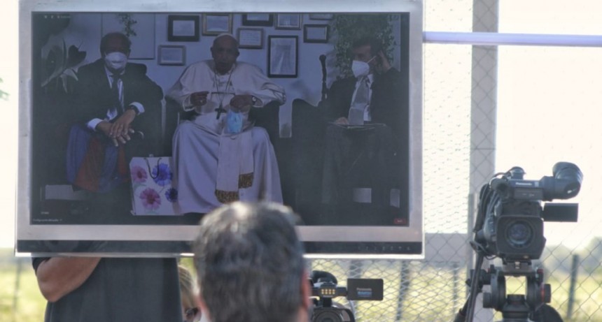 Tras la inauguraci&oacute;n de una serie de scholas en Argentina, Capitanich salud&oacute; al Papa Francisco 