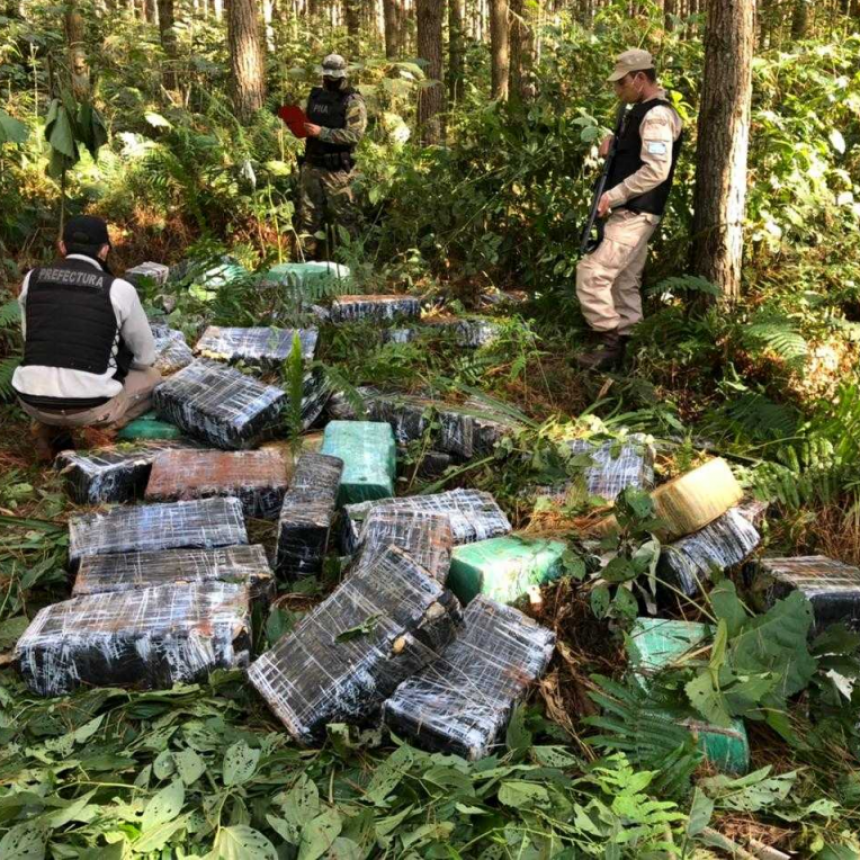 En megaoperativo, secuestran cerca de una tonelada de marihuana valuada en $97 millones