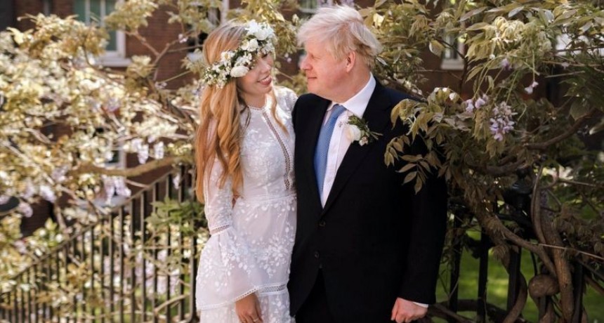 El Primer Ministro brit&aacute;nico y su novia se casaron en secreto 