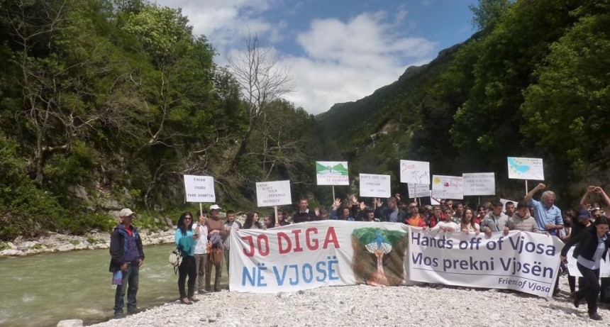 La lucha por salvar el &uacute;ltimo r&iacute;o 'salvaje' de Europa