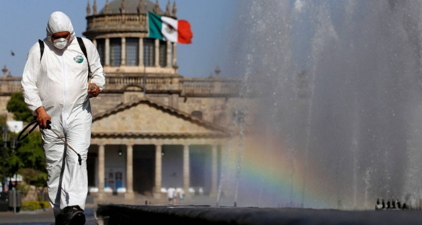 Yucat&aacute;n aumenta sus casos activos y Quintana Roo a&uacute;n afronta tercera ola