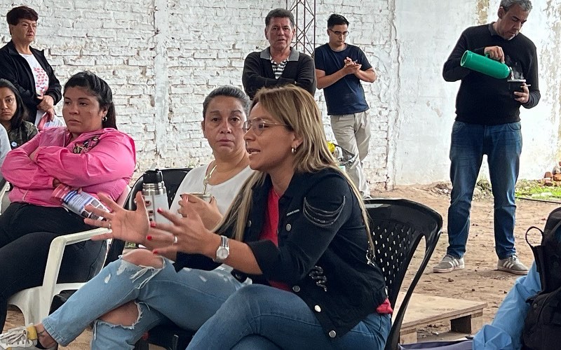 Barranqueras: Magda Ayala recorre barrios en busca de acompañamiento para su reelección