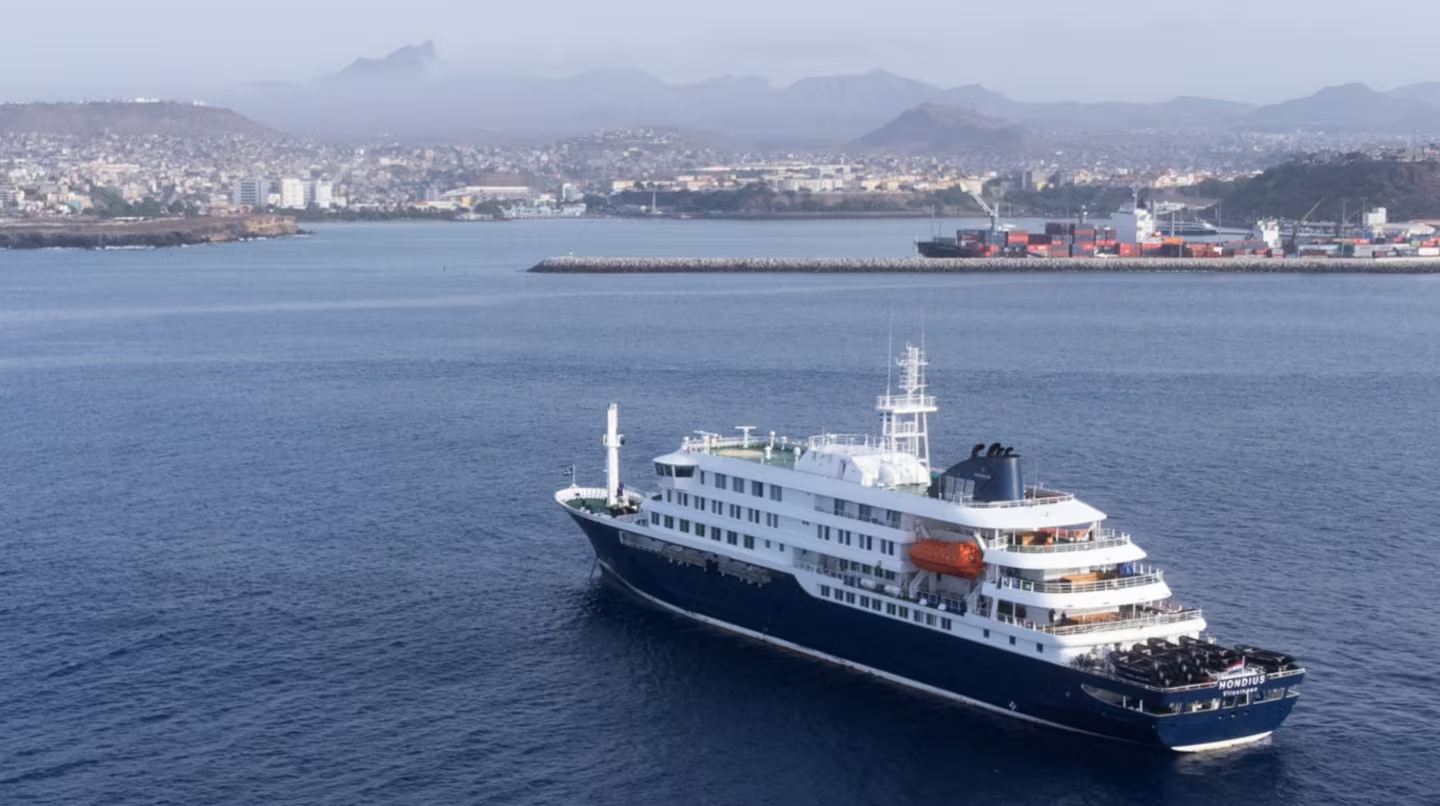 La OMS inform&oacute; que Espa&ntilde;a recibir&aacute; al crucero donde murieron tres personas por un brote de hantavirus