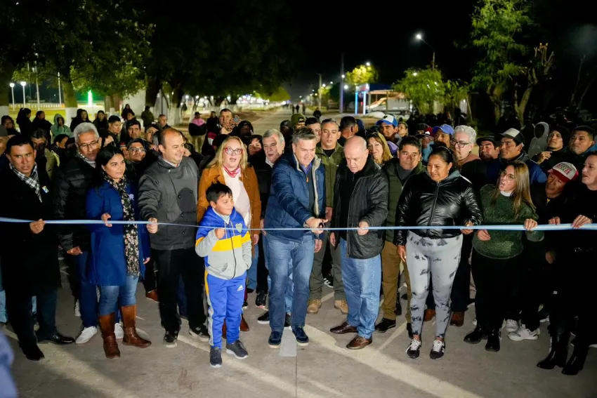 Campo Largo: Zdero inaugur&oacute; nuevas cuadras de pavimento urbano