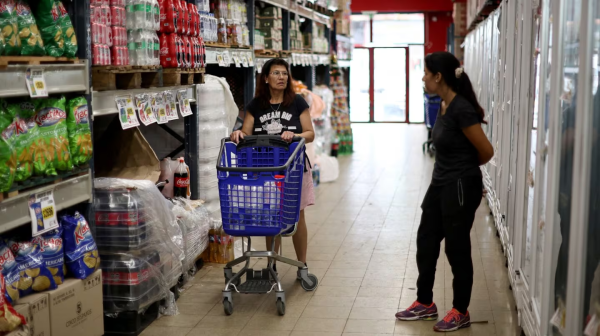 Los analistas proyectan que la inflaci&oacute;n se desaceler&oacute; en abril y prev&eacute;n que se ubique por debajo de 3%