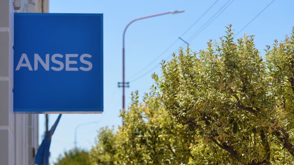 ANSES cu&aacute;ndo cobro: el cronograma de pagos para este martes 19 de mayo