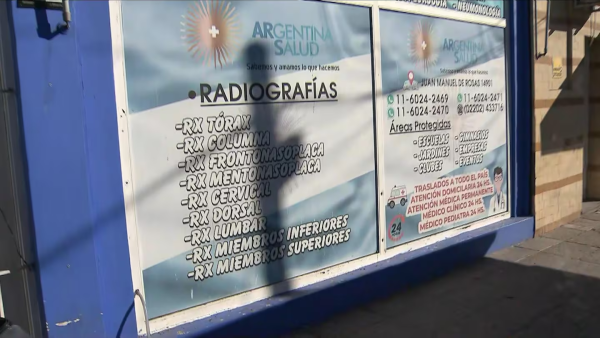 Clausuraron diez cl&iacute;nicas ligadas a la red de falsos m&eacute;dicos de Gonz&aacute;lez Cat&aacute;n