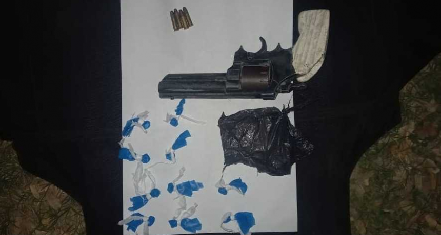Detuvieron a un pr&oacute;fugo de la Justicia armado y con droga que circulaba por Resistencia