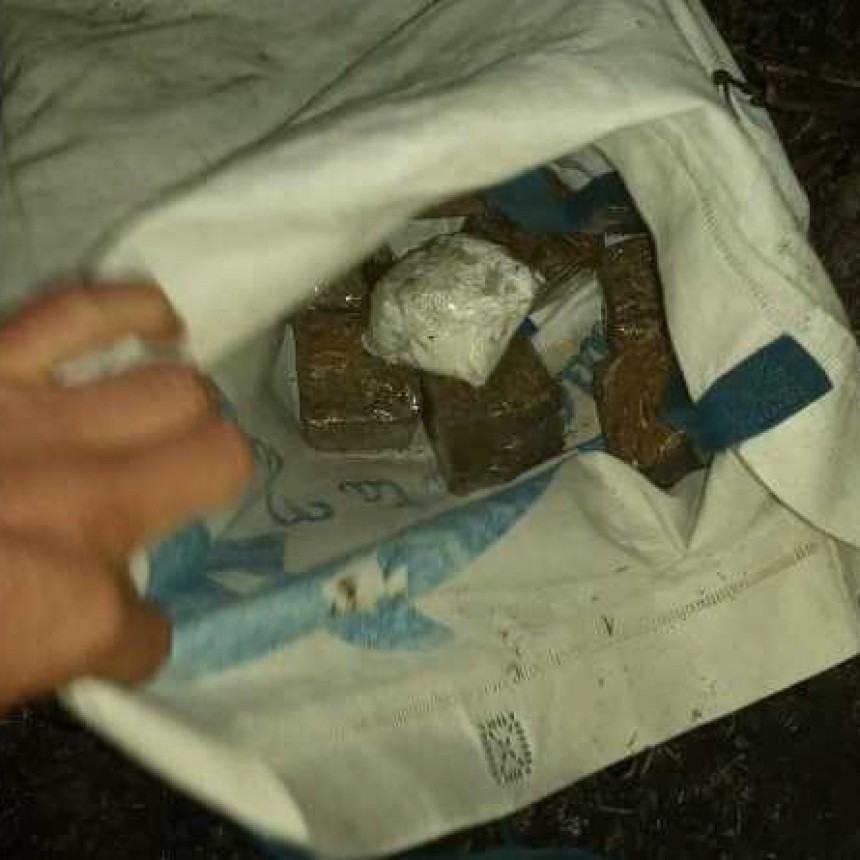 Secuestraron m&aacute;s de medio kilo de marihuana que fueron tirados en una calle de Resistencia