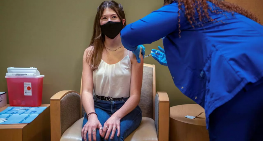 Reino Unido aprob&oacute; la vacuna Pfizer en adolescentes entre 12 y 15 a&ntilde;os 
