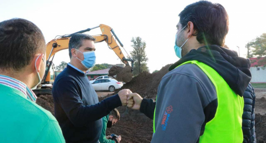 Presidencia de la Plaza: Capitanich supervis&oacute; las obras de la Ruta 7, el Parque del Centenario y entreg&oacute; equipamiento