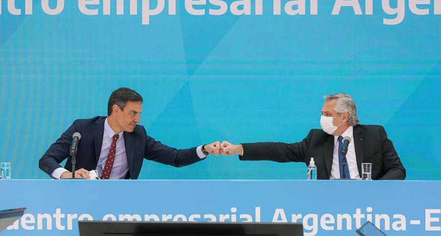 S&aacute;nchez reafirma el apoyo "absoluto y total" de Espa&ntilde;a a la Argentina en negociaciones por deuda