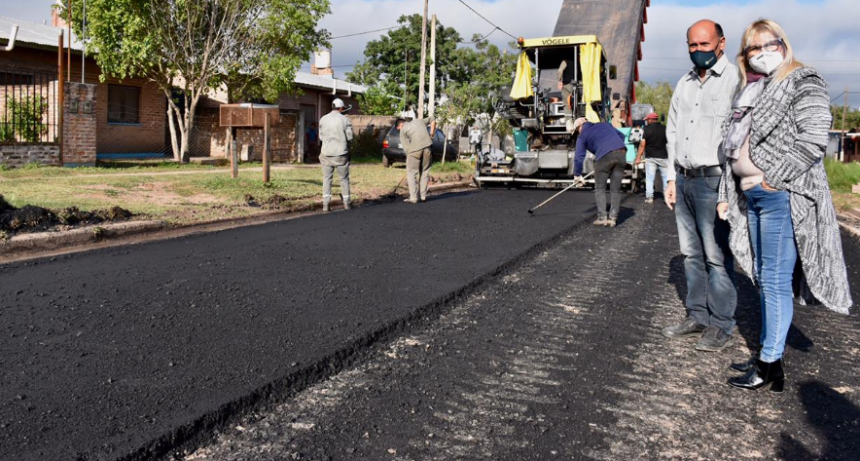 Fontana avanza con 600 metros de pavimento flexible en el barrio 100 Viviendas Floriani