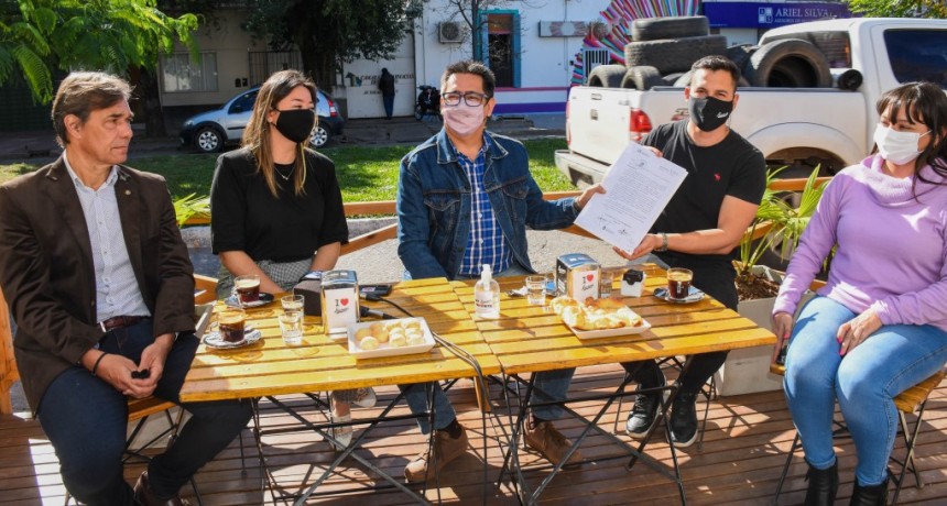 El Intendente present&oacute; el primer balc&oacute;n gastron&oacute;mico de Resistencia 
