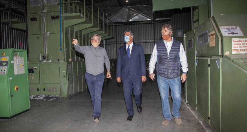 Capitanich recorri&oacute; la planta de la textil ConBra