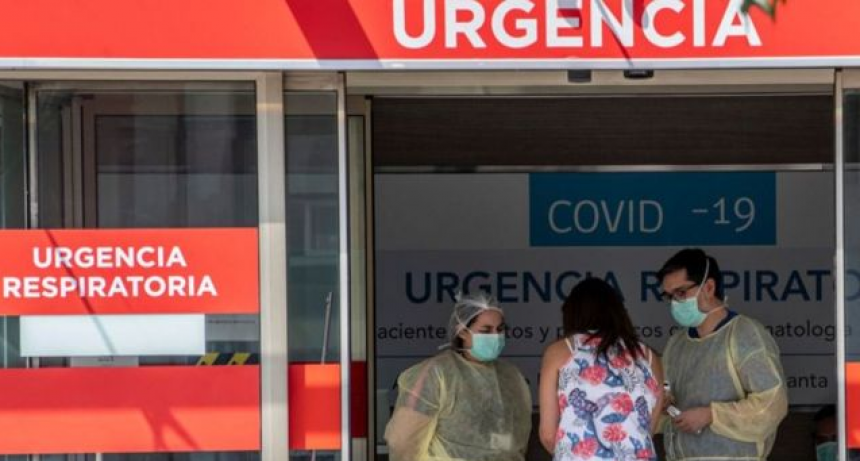 El Colegio de M&eacute;dicos de Chile reclama medidas m&aacute;s restrictivas ante el aumento de casos de COVID-19