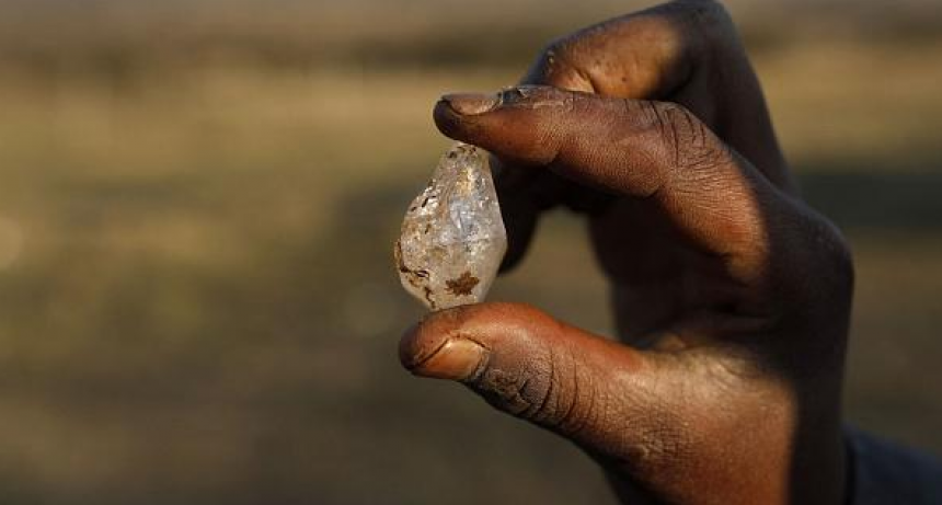 Intensas excavaciones en Sud&aacute;frica tras presunto hallazgo de diamantes 