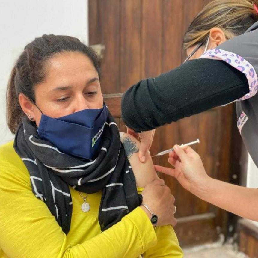 Este viernes contin&uacute;a la vacunaci&oacute;n a docentes