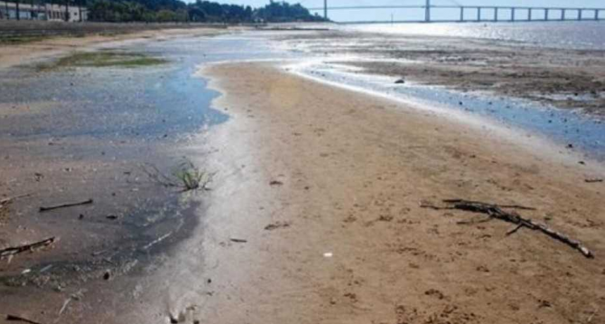 Contin&uacute;a la veda total de pesca por la bajante hist&oacute;rica del Paran&aacute;