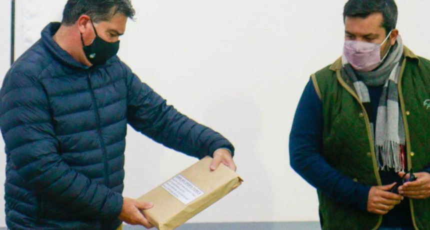 El Gobernador, Jorge Capitanich abri&oacute; los sobres para la construcci&oacute;n de viviendas en Resistencia