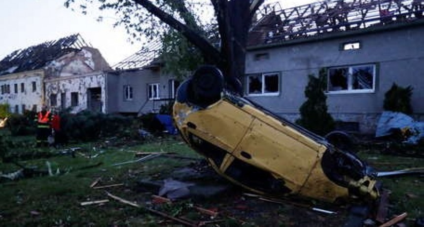 Al menos tres muertos por un tornado en Rep&uacute;blica Checa