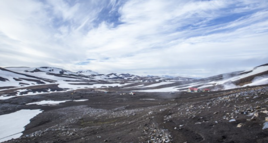 Rescatan 27 migrantes atrapados en una tormenta de nieve en Chile