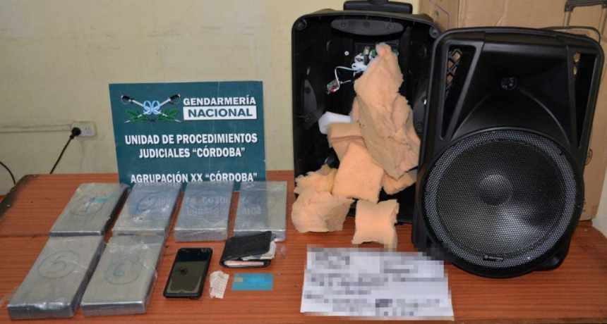 Incautan m&aacute;s de 6 kilos de coca&iacute;na ocultos en un parlante