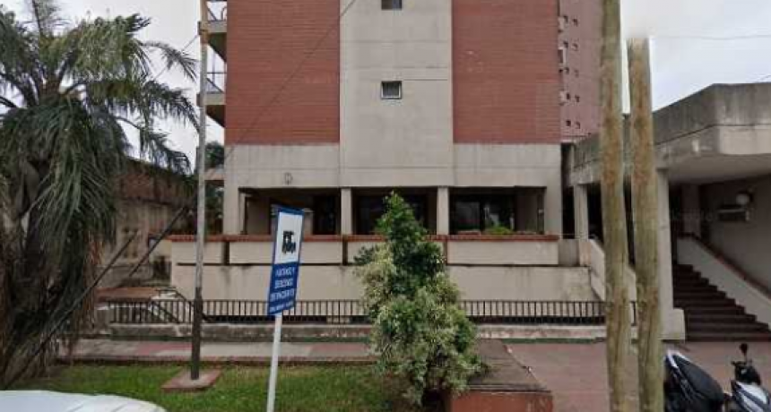 Investigan las causas de la muerte de un hombre hallado en su departamento