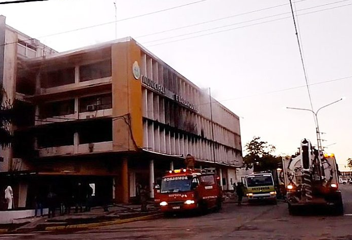 Incendio en la Municipalidad de Barranqueras: cómo trabajarán las distintas áreas desde este lunes
