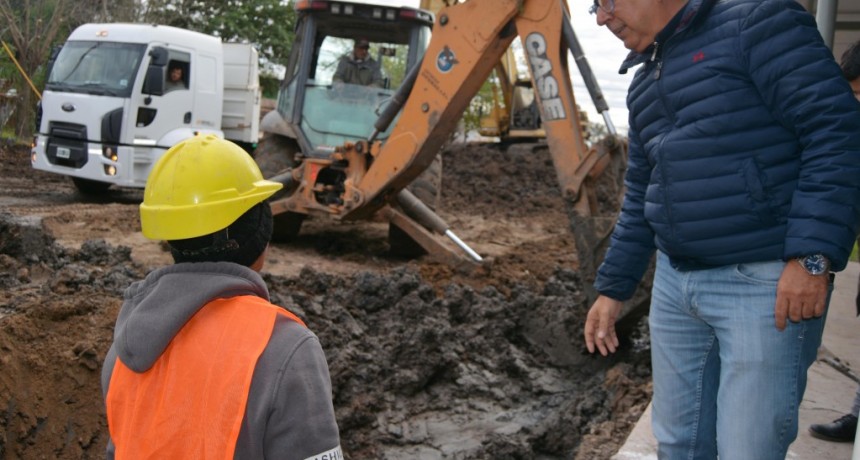 Más infraestructura para Resistencia: Gustavo Martínez recorrió obras de pavimentación en la Avenida Las Heras