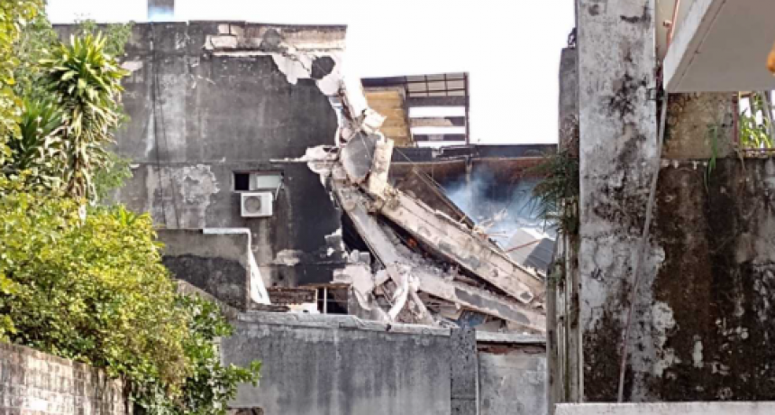 Se derrumbó parte del edificio del Municipio de Barranqueras