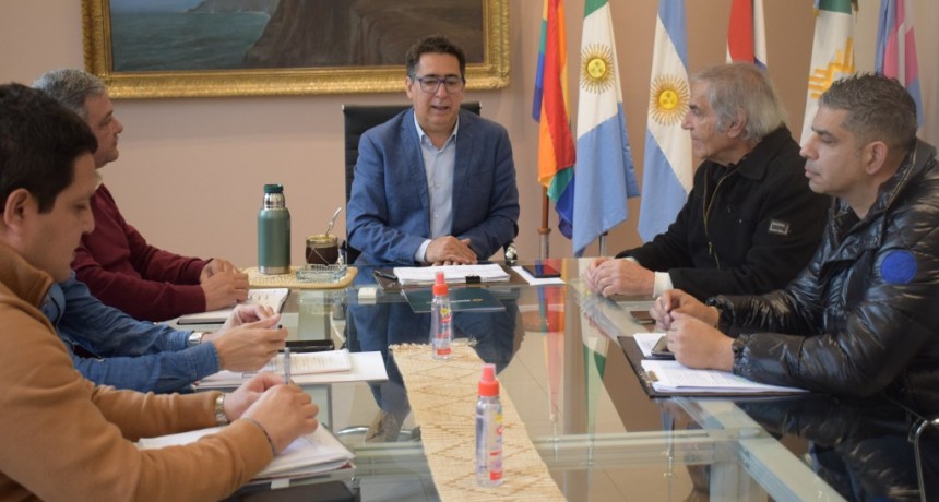 Gustavo Martínez expresó a representantes de la UTA la necesidad de que se restablezca el servicio de transporte