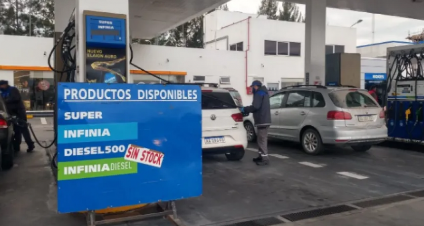 Por falta de gasoil, YPF aplicará un recargo a vehículos con patente extranjera