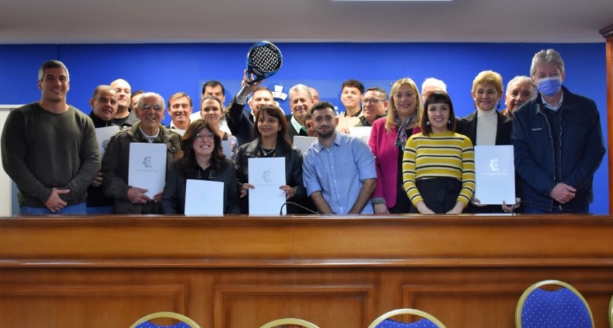 Reconocimiento del Poder Legislativo a deportistas destacados del Pádel