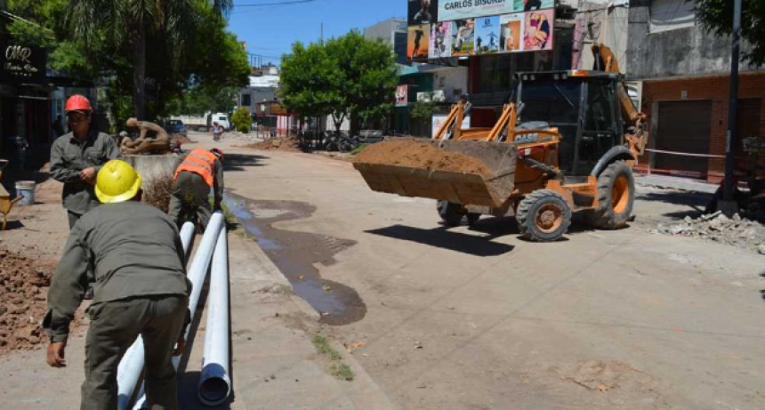 Última etapa de la obra de reposición de cañería cloacal en el microcentro de Resistencia