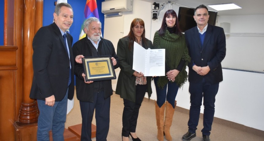 Homenajearon a la Empresa Taninera UNITAN que recibió el Premio a la trayectoria Pyme 2021
