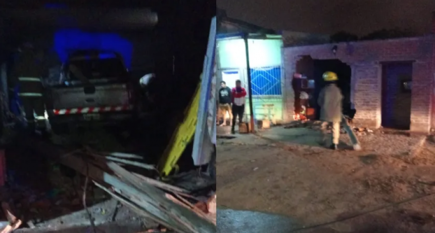 Un conductor chocó contra la pared de una casa y provocó que tres menores y una mujer queden entre los escombros