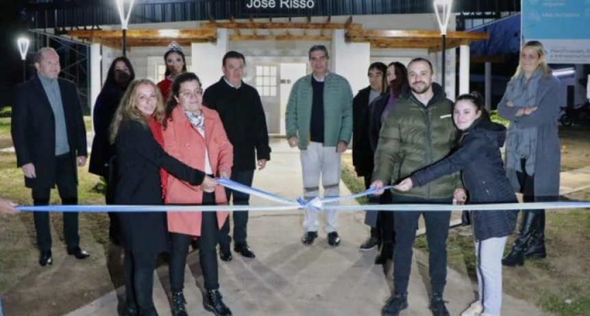 Jorge Capitanich inauguró diversas obras y entregó equipamiento a emprendedores en Lapachito