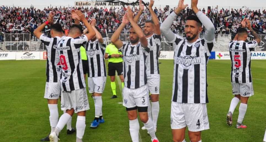 For Ever buscará levantar cabeza esta tarde en cancha de Ferro