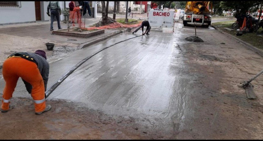 Resistencia realiza bacheo en Avenida Moreno, entre Hernandarias y Cangallo