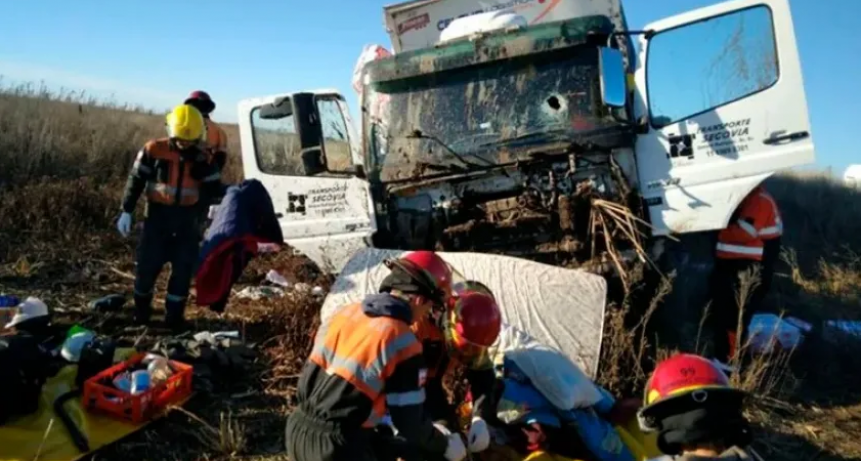 Un camionero quiso esquivar una protesta de transportistas y murió luego de ser atacado a piedrazos