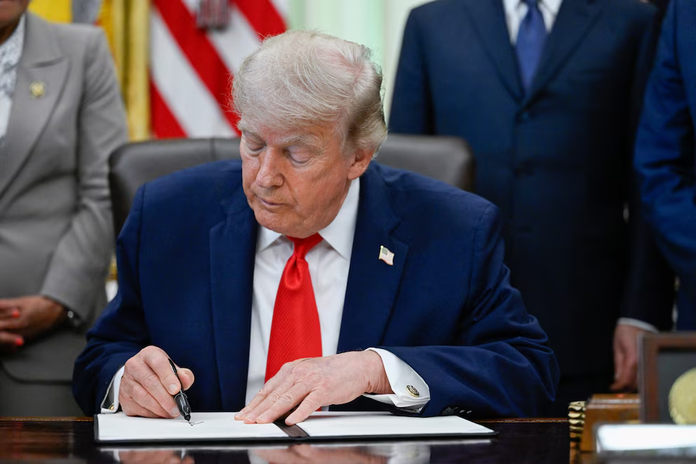 Donald Trump dijo que est&aacute; previsto que el acuerdo entre EEUU e Ir&aacute;n se firme el domingo